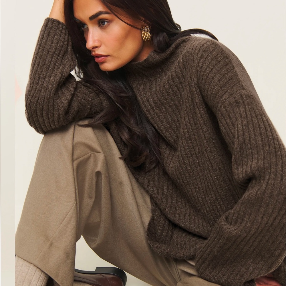 Reformation Lawson Oversized Cashmere Turtleneck, XS, in Walnut